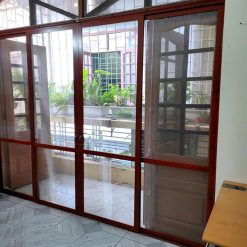 cửa lưới chống muỗi dạng lùa khung vân gỗ