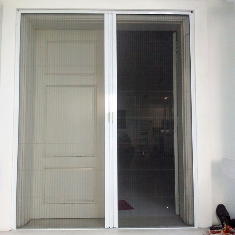 Thực tế cửa chắn muỗi lắp vị trí cửa đi nhà riêng tại Tây Hồ 