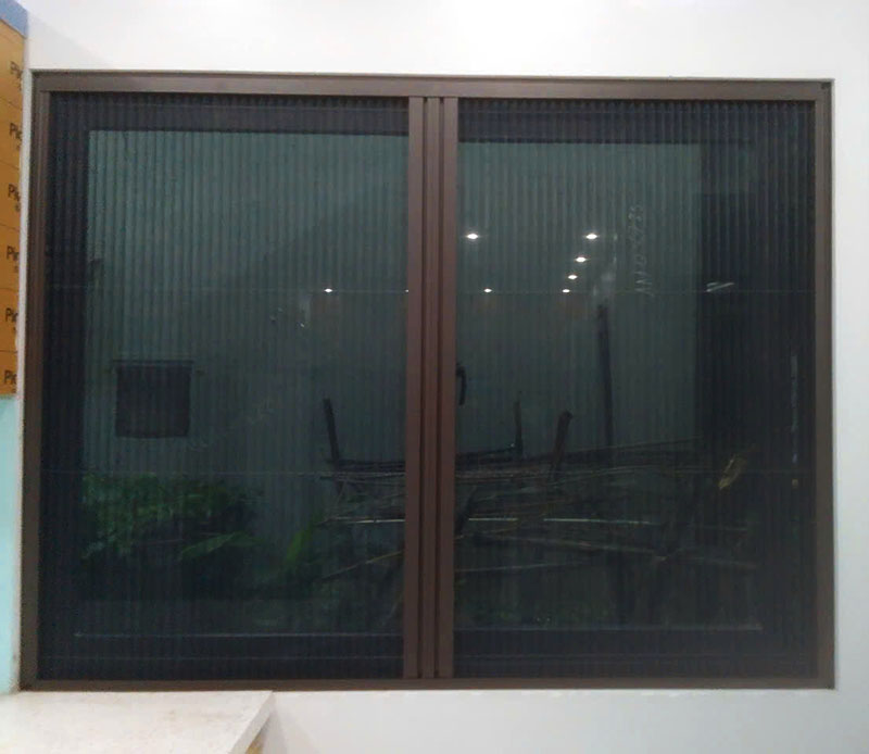 Lắp cửa lưới chống muỗi giúp thoáng khí 