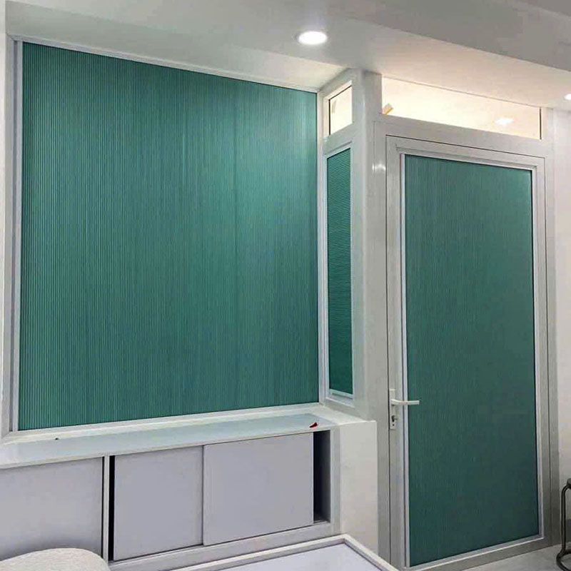 Rèm tổ ong trên kính tại âu cơ , tây hồ