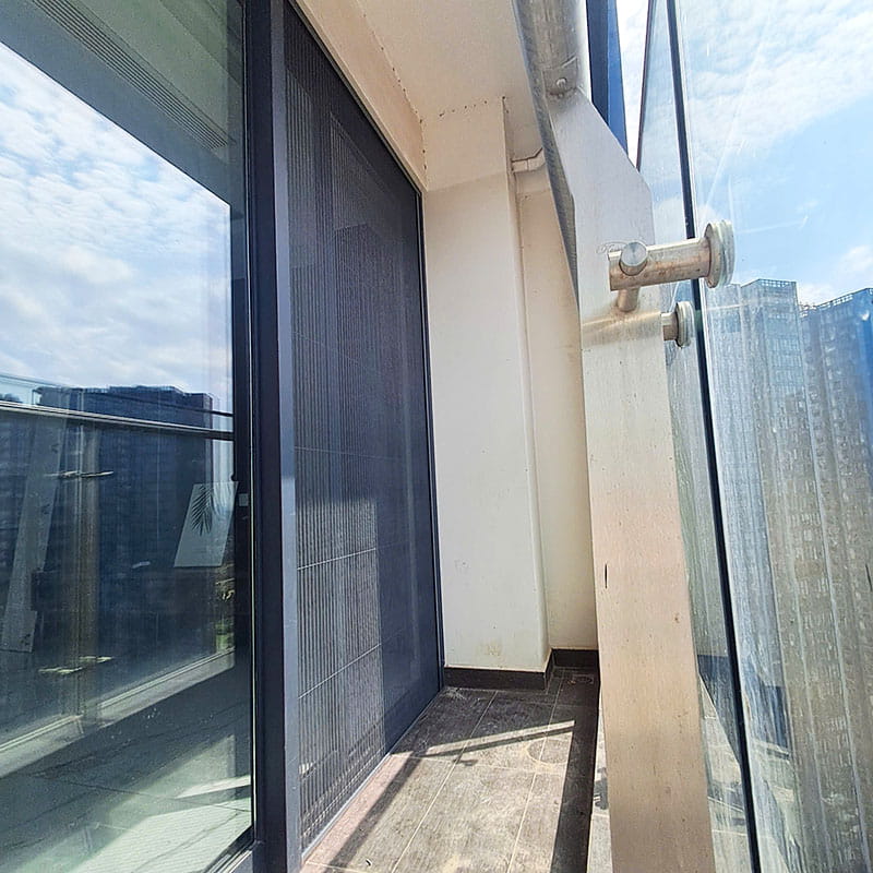 Cửa lưới chống muỗi cho ban công chung cư