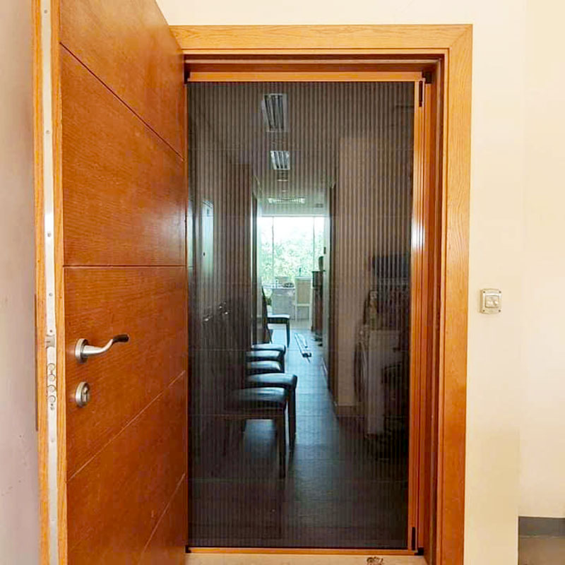 Cửa lưới chống muỗi thay thế thuốc diệt muỗi