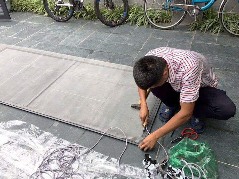 Cửa lưới chống muỗi bị rách cần sửa