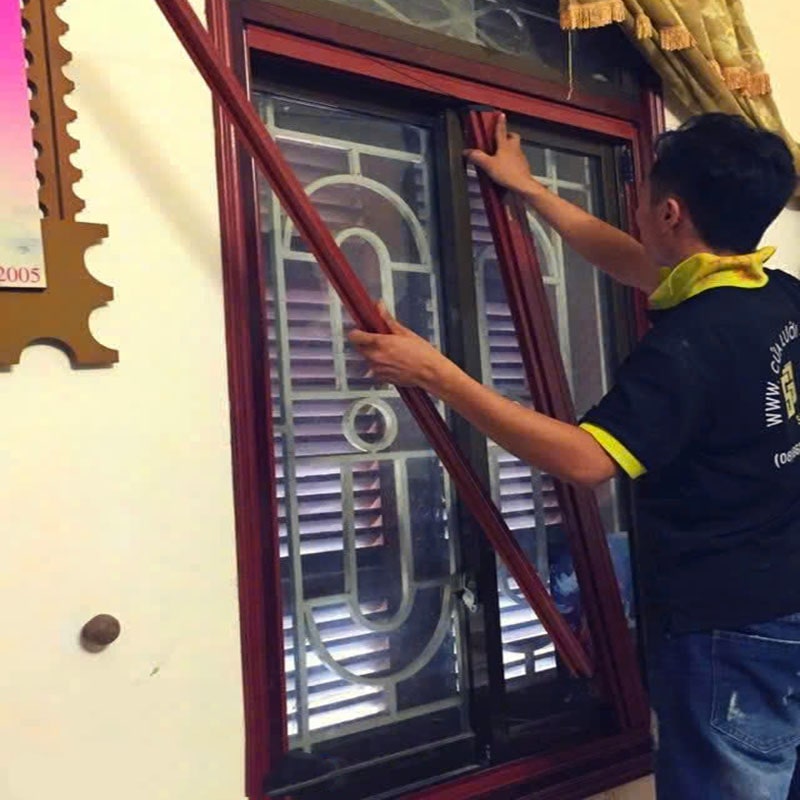 Thợ sửa cửa lưới chống muỗi Hòa Phát