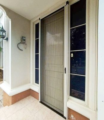 cửa chống kiến ba khoang bền đẹp