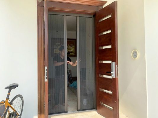 cửa lưới chống muỗi lắp hoàn thiện tại Hoài đức